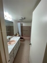 4881 NW 22nd St in Lauderhill, FL - Foto de edificio - Building Photo