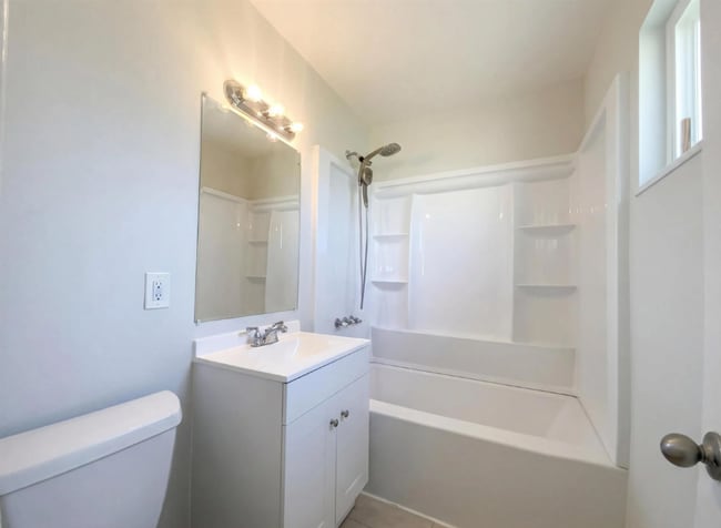 896 Salina St in El Cajon, CA - Building Photo - Building Photo