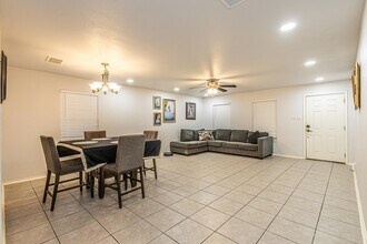 5220 Feria Dr in Laredo, TX - Building Photo - Building Photo