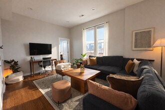 736 N Throop St, Unit SI ID1514880P in Chicago, IL - Building Photo - Building Photo