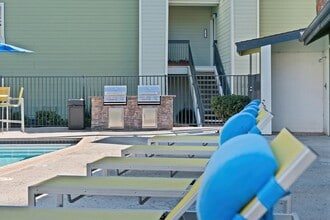 Forest Glen in Escondido, CA - Foto de edificio - Building Photo