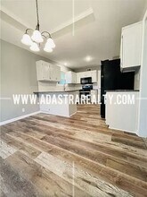 1390 W Prairie Ct in Olathe, KS - Building Photo - Building Photo