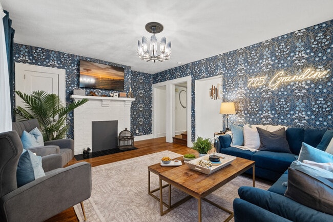 715 Grandin Rd in Charlotte, NC - Building Photo - Building Photo