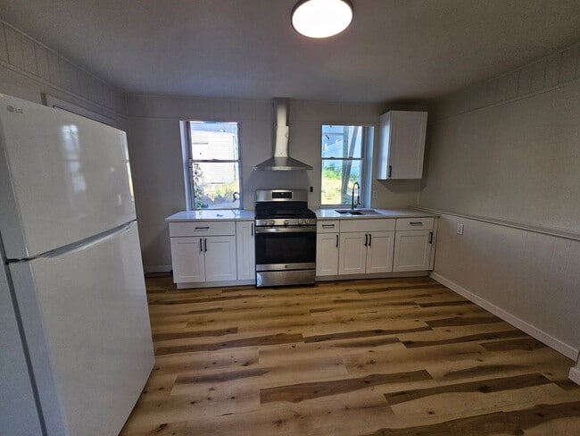 property at 1332 Goettmann St