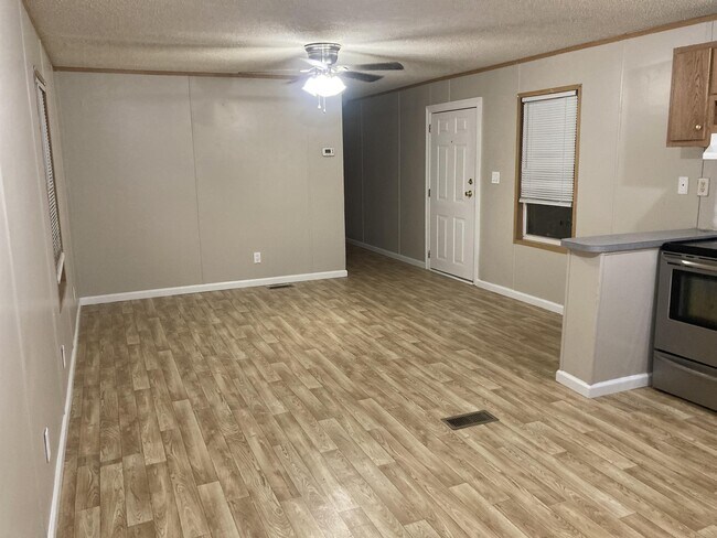 1049 Bond Rd in Lake Charles, LA - Building Photo - Building Photo