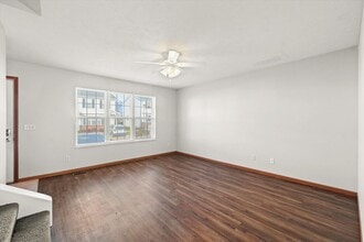 219 Crossing Dr in Normal, IL - Building Photo - Building Photo