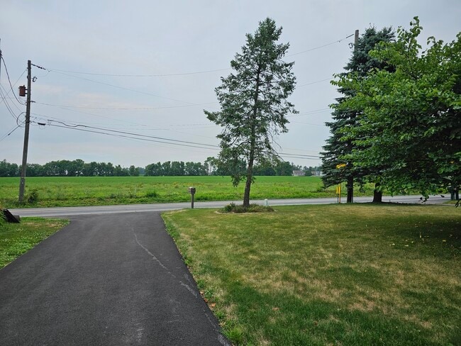 2794 N Cherry Ln in Ronks, PA - Foto de edificio - Building Photo