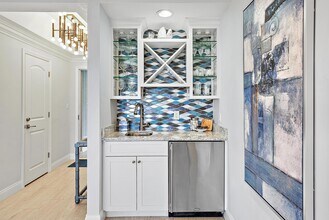 550 S Ocean Blvd in Manalapan, FL - Building Photo - Building Photo