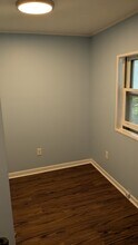 322 W Maple St, Unit #1 in Lansing, MI - Foto de edificio - Building Photo