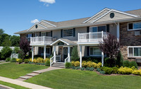 Fairfield Courtyard At Deer Park in Deer Park, NY - Foto de edificio - Building Photo