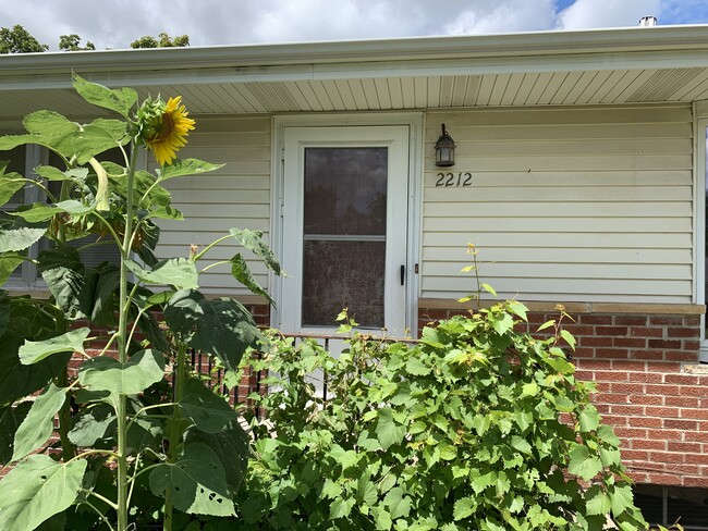 property at 2212 Cedar Acres Dr