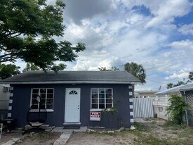 1806 36th Ave W, Unit House in Bradenton, FL - Building Photo