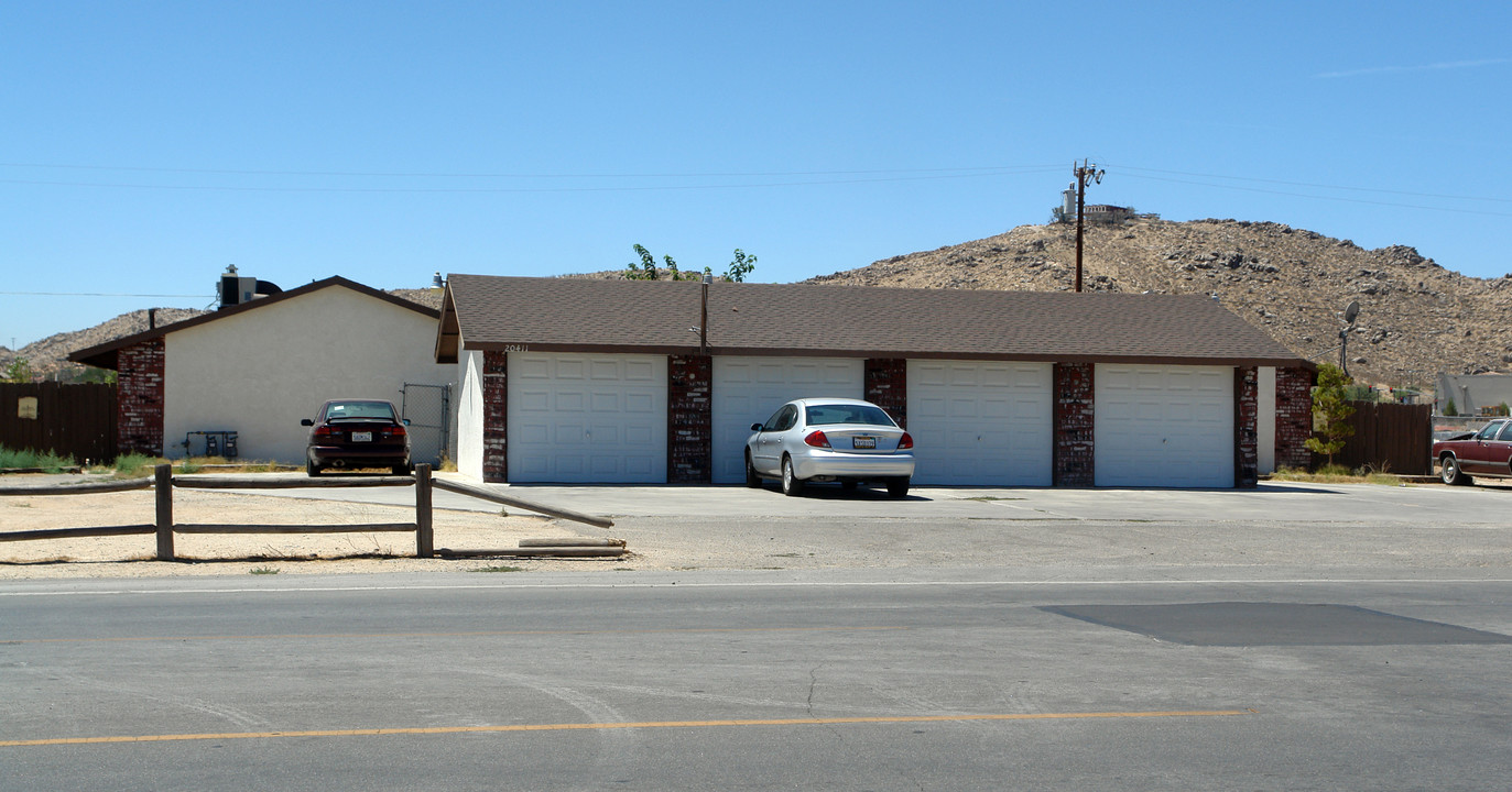 20411 Thunderbird Rd in Apple Valley, CA - Building Photo