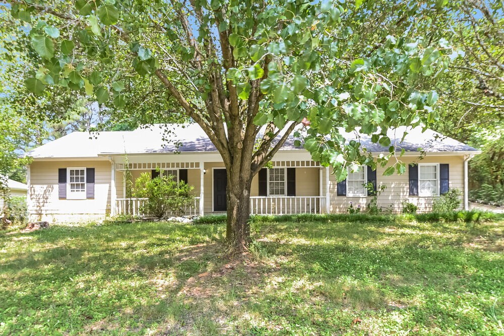 4305 Derbyshire Trce SE in Conyers, GA - Foto de edificio