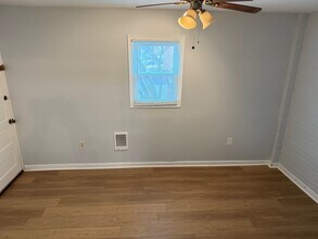 3008 Nelson Pl SE, Unit #3 in Washington, DC - Foto de edificio - Building Photo