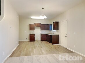 1081 Sutherland Dr in Winder, GA - Foto de edificio - Building Photo