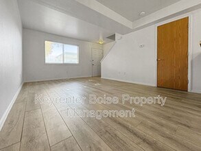 254 Elbridge St E in Meridian, ID - Building Photo - Building Photo
