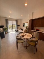 1904 Monroe St, Unit A1 in Hollywood, FL - Building Photo