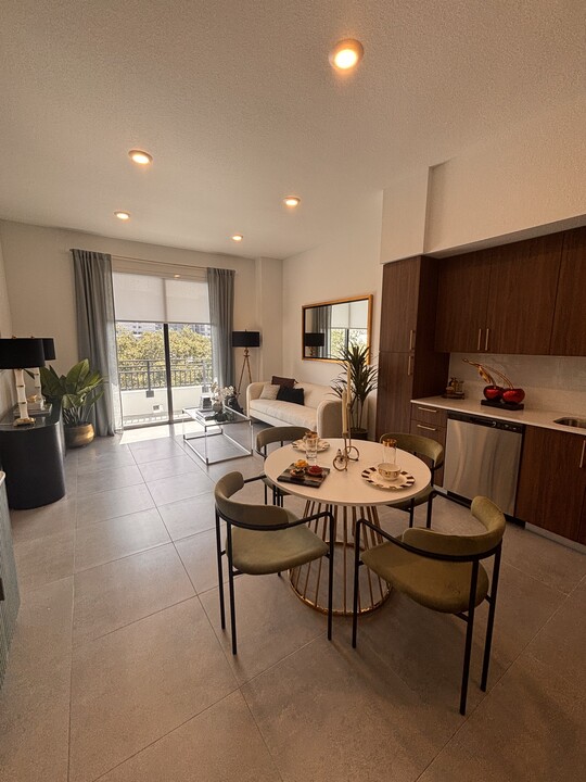 1904 Monroe St, Unit A1 in Hollywood, FL - Building Photo