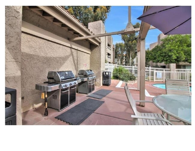 10400 Caminito Cuervo in San Diego, CA - Building Photo - Building Photo