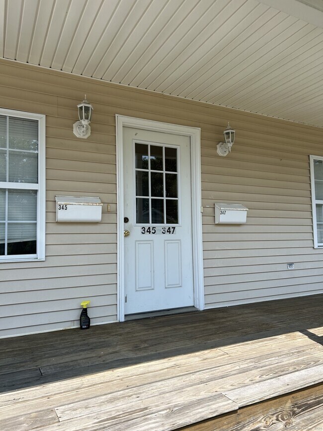 347 Naugatuck Ave in Milford, CT - Building Photo - Building Photo