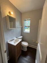 1450 W 22nd St in Jacksonville, FL - Foto de edificio - Building Photo