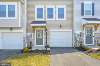 14 Trotting Rd in Inwood, WV - Building Photo - Building Photo