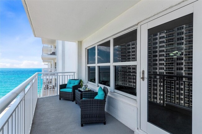 3850 Galt Ocean Dr, Unit 1408 in Fort Lauderdale, FL - Foto de edificio - Building Photo