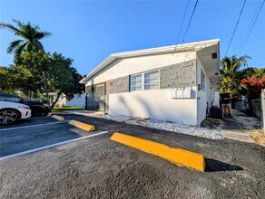 512 SW 7th St in Hallandale Beach, FL - Building Photo - Building Photo