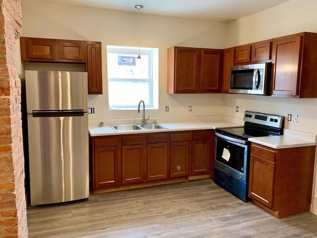 property at 1420 Union Blvd