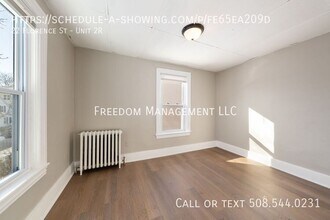 22 Florence St in Worcester, MA - Foto de edificio - Building Photo