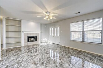 5832 Arena Cir in Fort Worth, TX - Building Photo - Building Photo