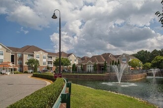Red Mill Landing Apartment Homes in Virginia Beach, VA - Foto de edificio - Building Photo