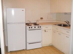 2400 N Lakeview Ave, Unit 904 in Chicago, IL - Building Photo - Building Photo
