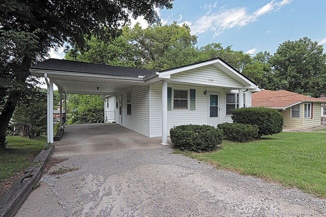 1516 Stoddard St in Cape Girardeau, MO - Foto de edificio - Building Photo