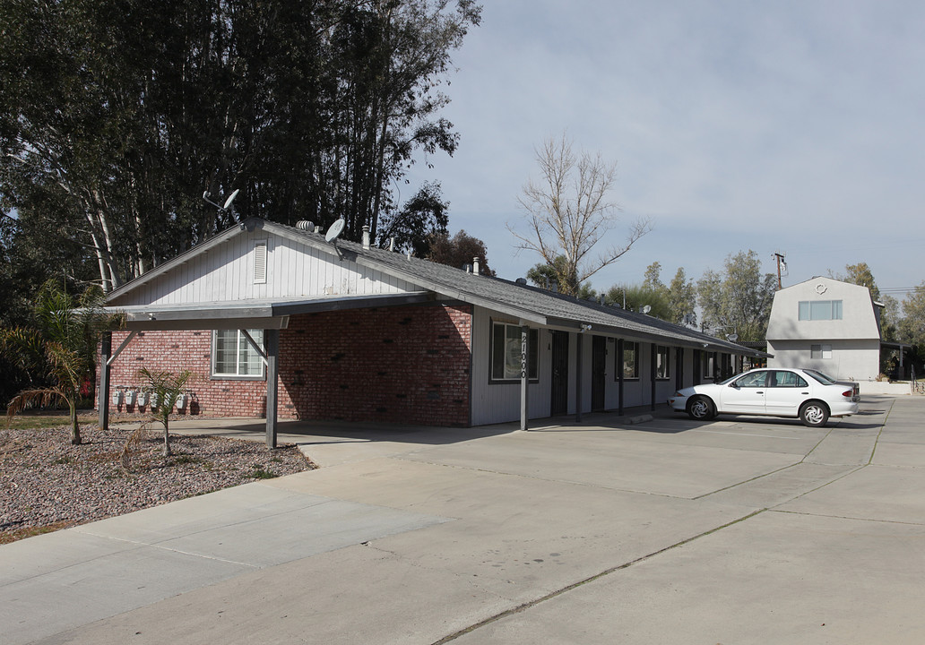 21000 Mariposa Rd in Lake Elsinore, CA - Building Photo