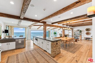 24920 Malibu Rd in Malibu, CA - Building Photo - Building Photo