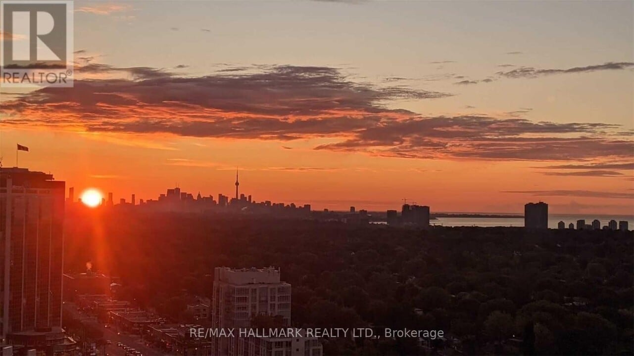 5 Michael Power Pl in Toronto, ON - Building Photo