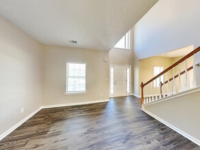 217 Autumn Ridge Dr, Unit 33 Montcalm St #1 in Griffin, GA - Building Photo - Building Photo