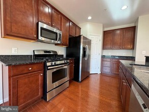 22350 Concord Station Terrace in Ashburn, VA - Foto de edificio - Building Photo