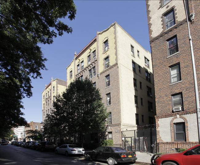 37-15 81st St in Flushing, NY - Building Photo - Building Photo