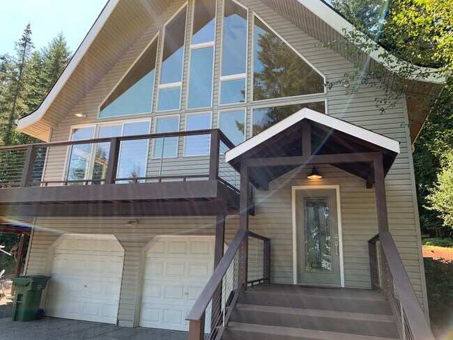 311 Waukeena Way in Cottage Grove, OR - Building Photo - Building Photo