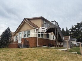 601 Labore Rd in Little Canada, MN - Building Photo