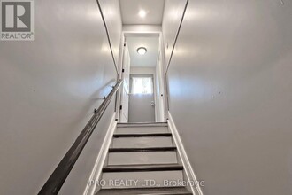 7 Boundy Crescent in Toronto, ON - Building Photo - Building Photo