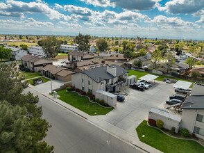 6401 Castleford St in Bakersfield, CA - Building Photo - Building Photo