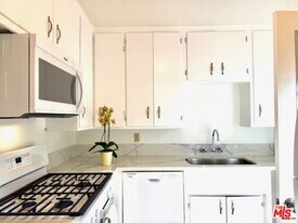 1540 S Carmelina Ave in Los Angeles, CA - Building Photo