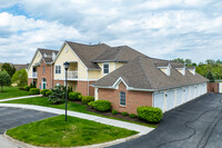 7702 Essex Gate Dr in Dublin, OH - Foto de edificio - Building Photo