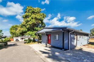 2100 NE 6th Pl in Renton, WA - Building Photo