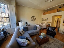 235 Beacon St, Unit 3 in Boston, MA - Building Photo