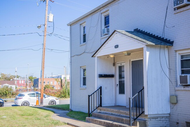 1903 Grayland Ave in Richmond, VA - Building Photo - Building Photo